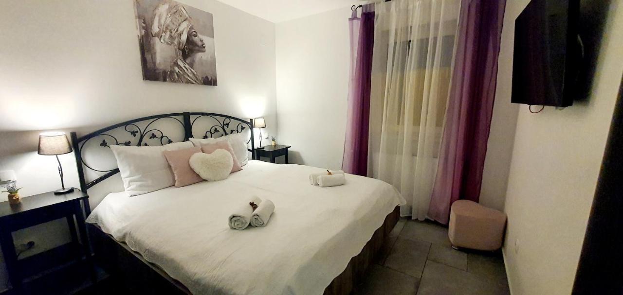 Royal Palace Apartment *