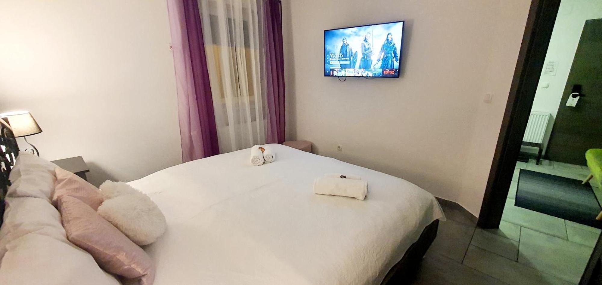 Royal Palace Apartment